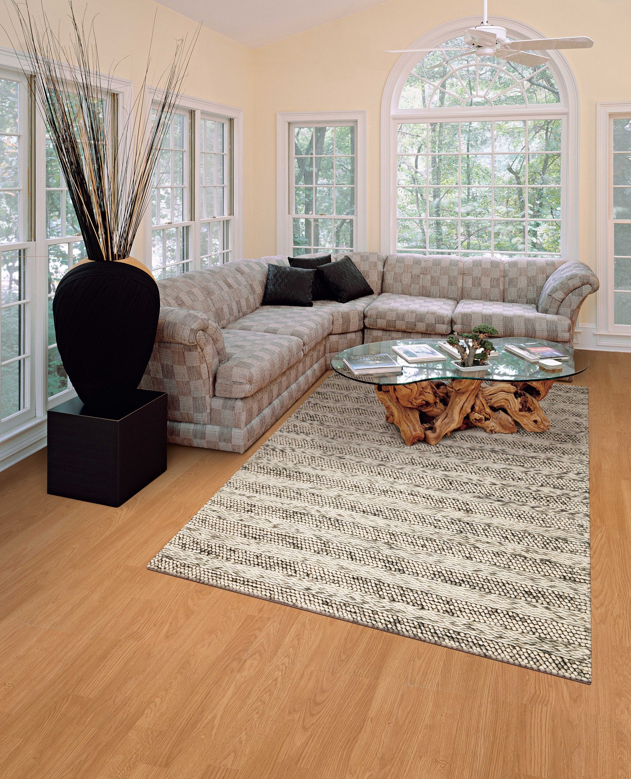 7' X 9'  Wool Grey Area Rug