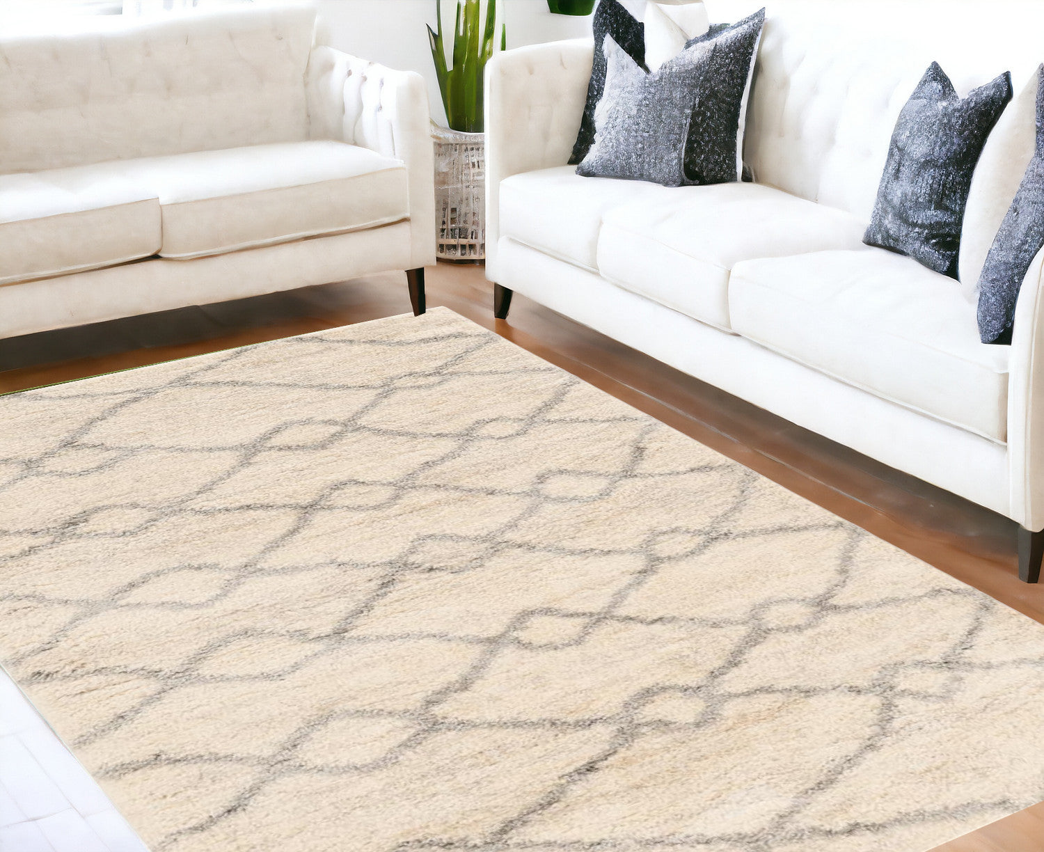 7' X 9'  Polypropylene Ivory Or Grey Area Rug