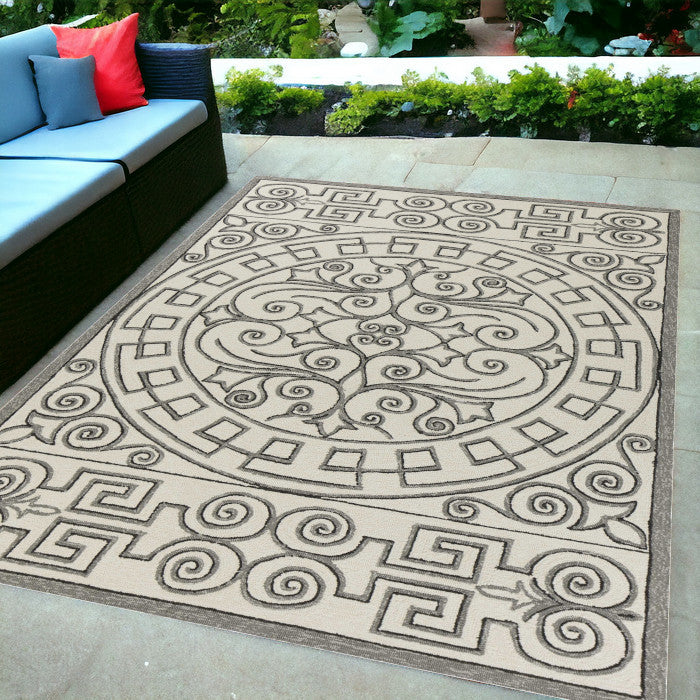 8' Ivory Grey Hand Woven Uv Treated Greek Key Medallion Round Indoor Outdoor Area Rug