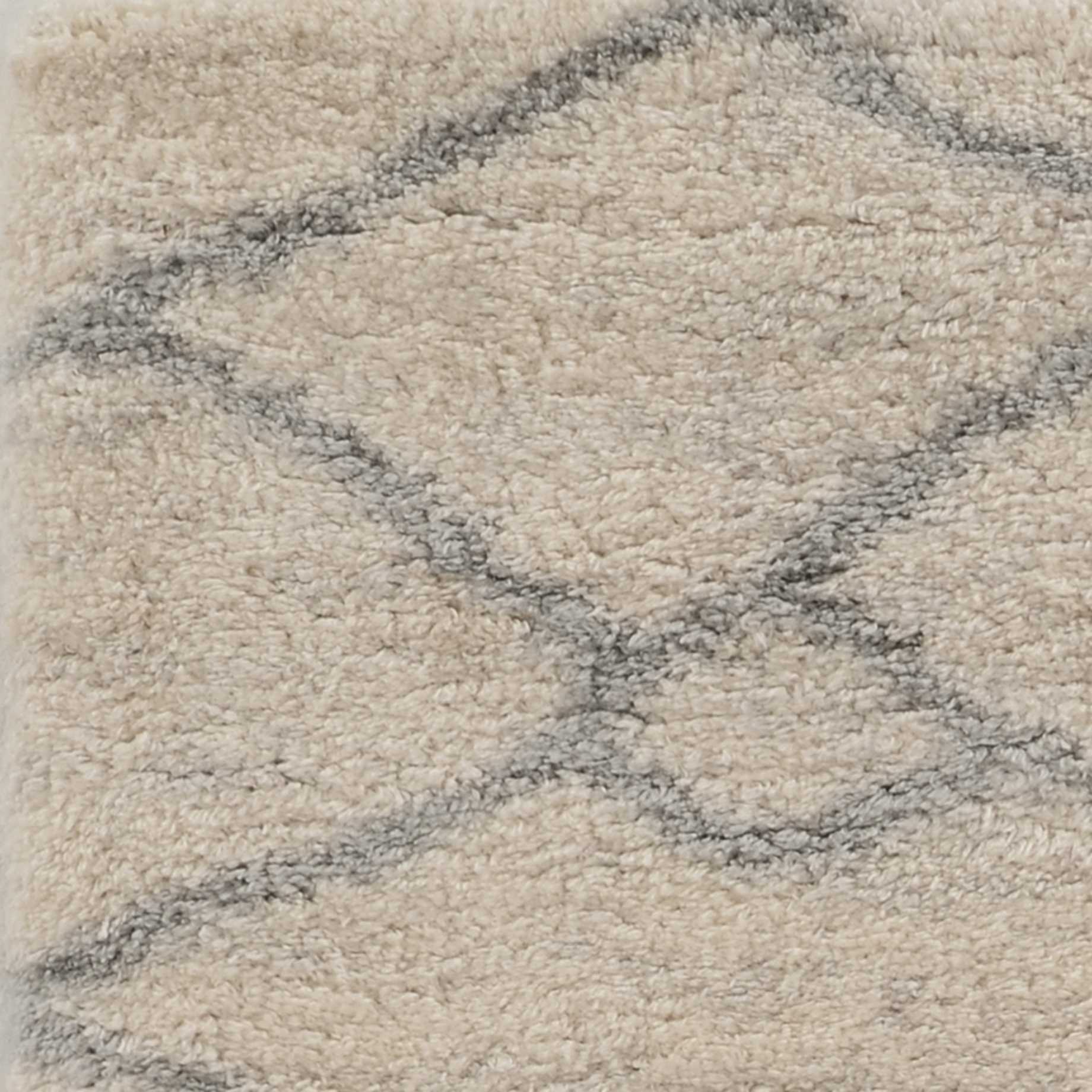 7' X 9'  Polypropylene Ivory Or Grey Area Rug