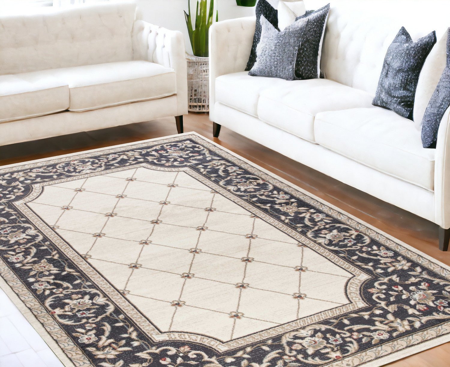 5' X 8' Ivory Or Grey Diamond Bordered Area Rug