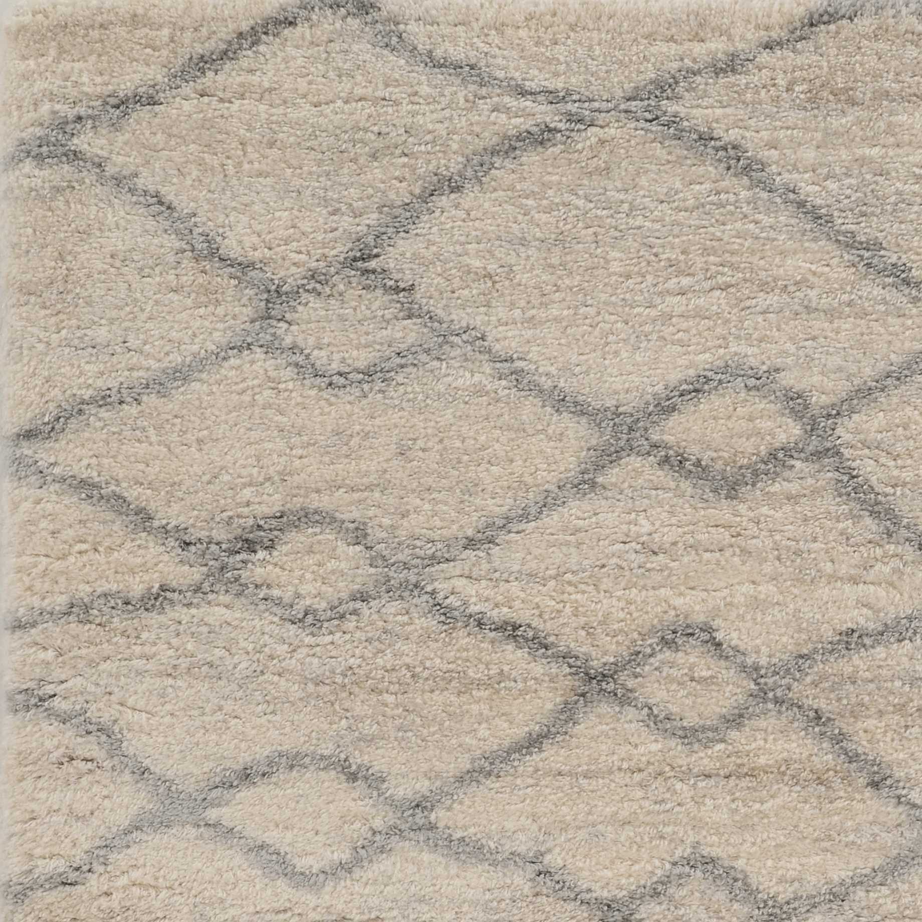 7' X 9'  Polypropylene Ivory Or Grey Area Rug