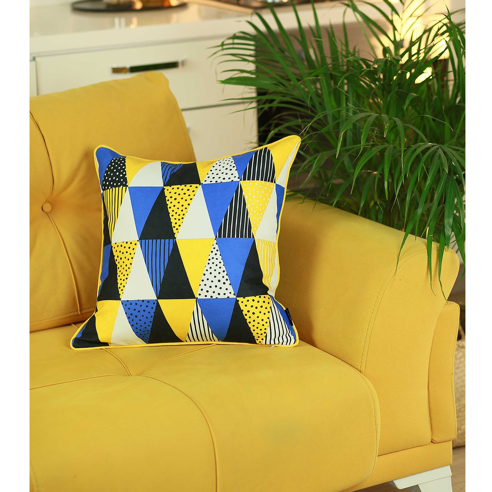 18"X18" Memphis Printed Decorative Throw Pillow Cover Pillowcase