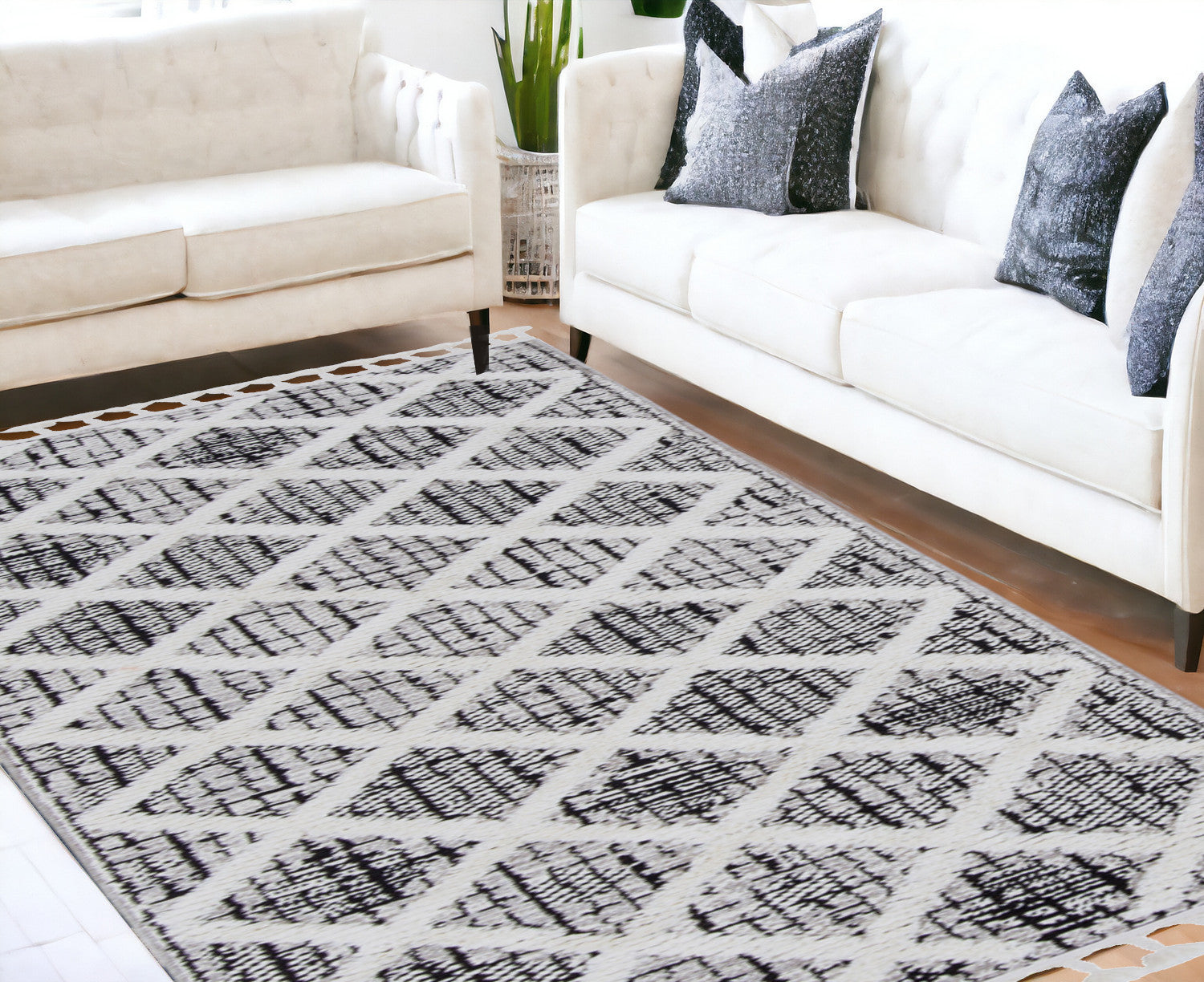 3' X 5' Charcoal Diamonds Area Rug With Fringe