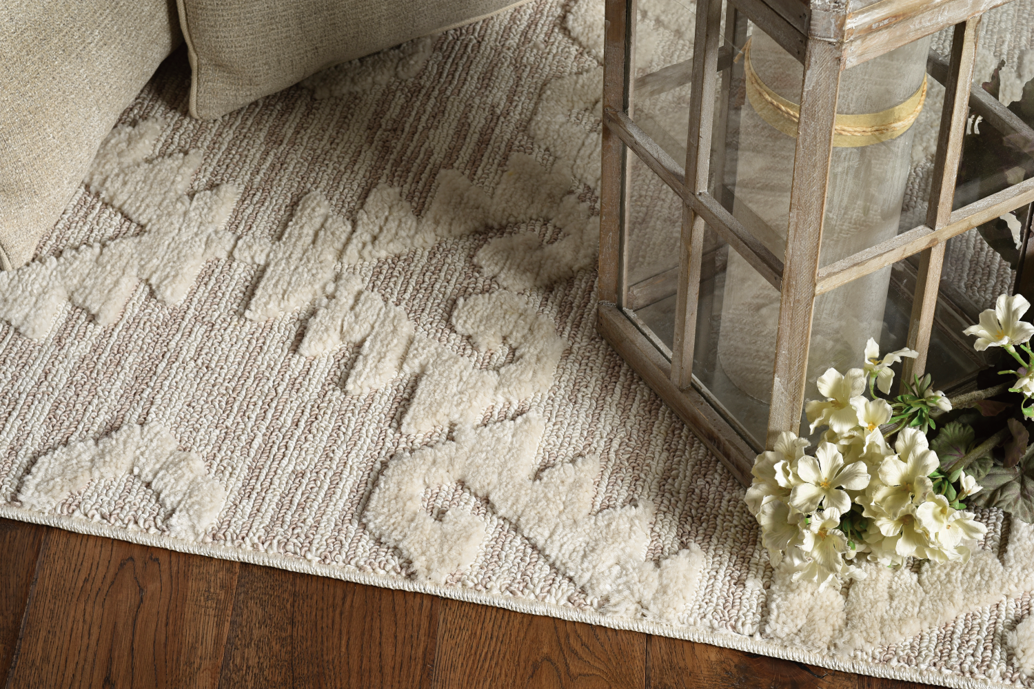 3' X 5' Ivory Beige Diamonds Area Rug With Fringe