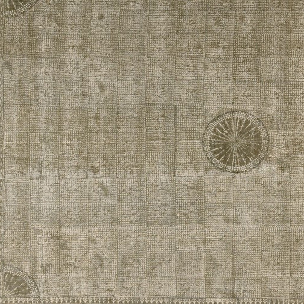 4’ X 6’ Putty Distressed Medallion Area Rug