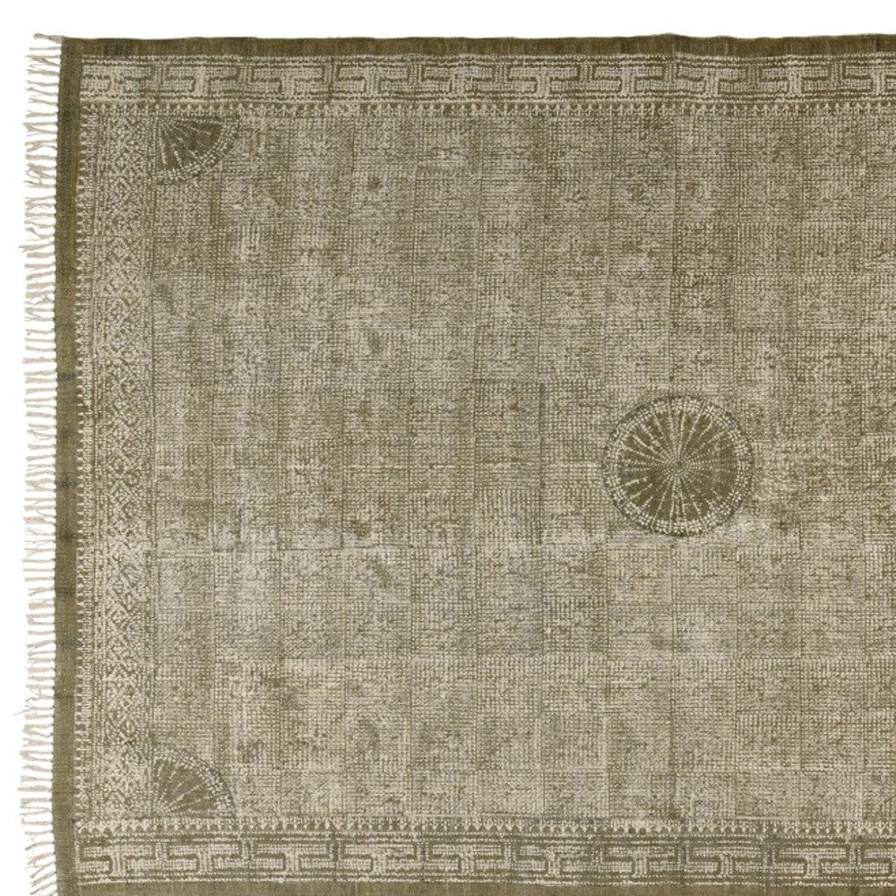 8' X 10' Putty Distressed Medallion Area Rug