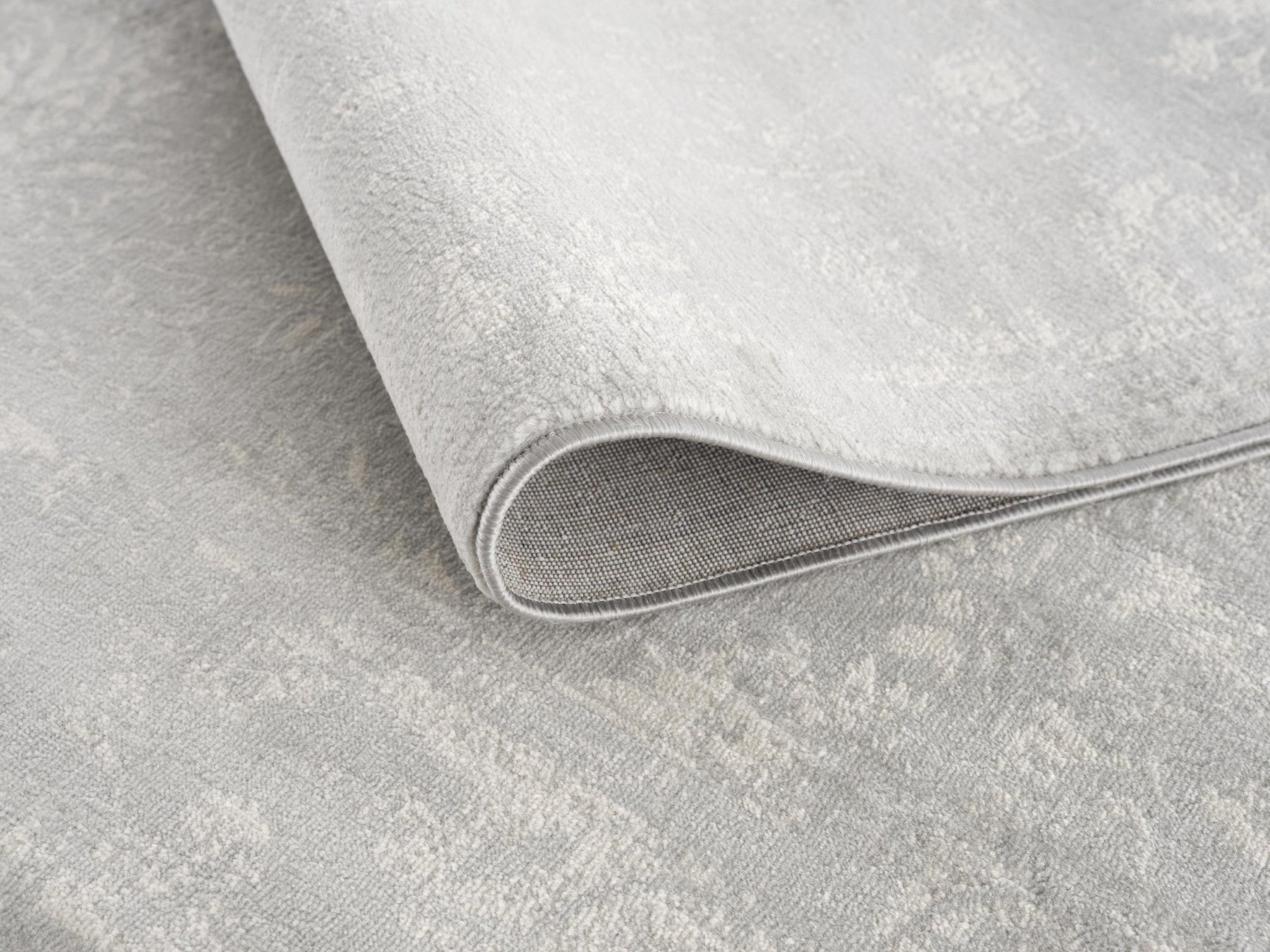 5’ X 8’ Modern Gray Distressed Area Rug