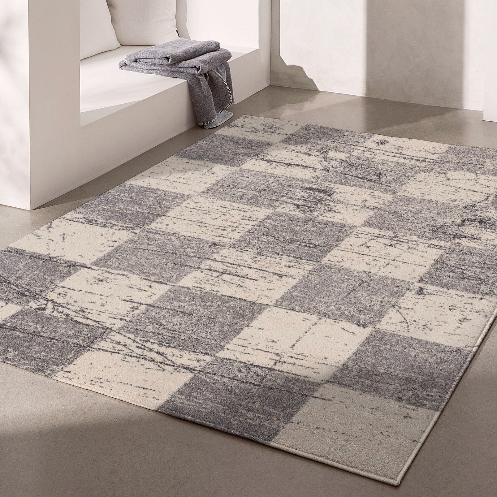 4’ X 6’ White And Gray Checkered Area Rug