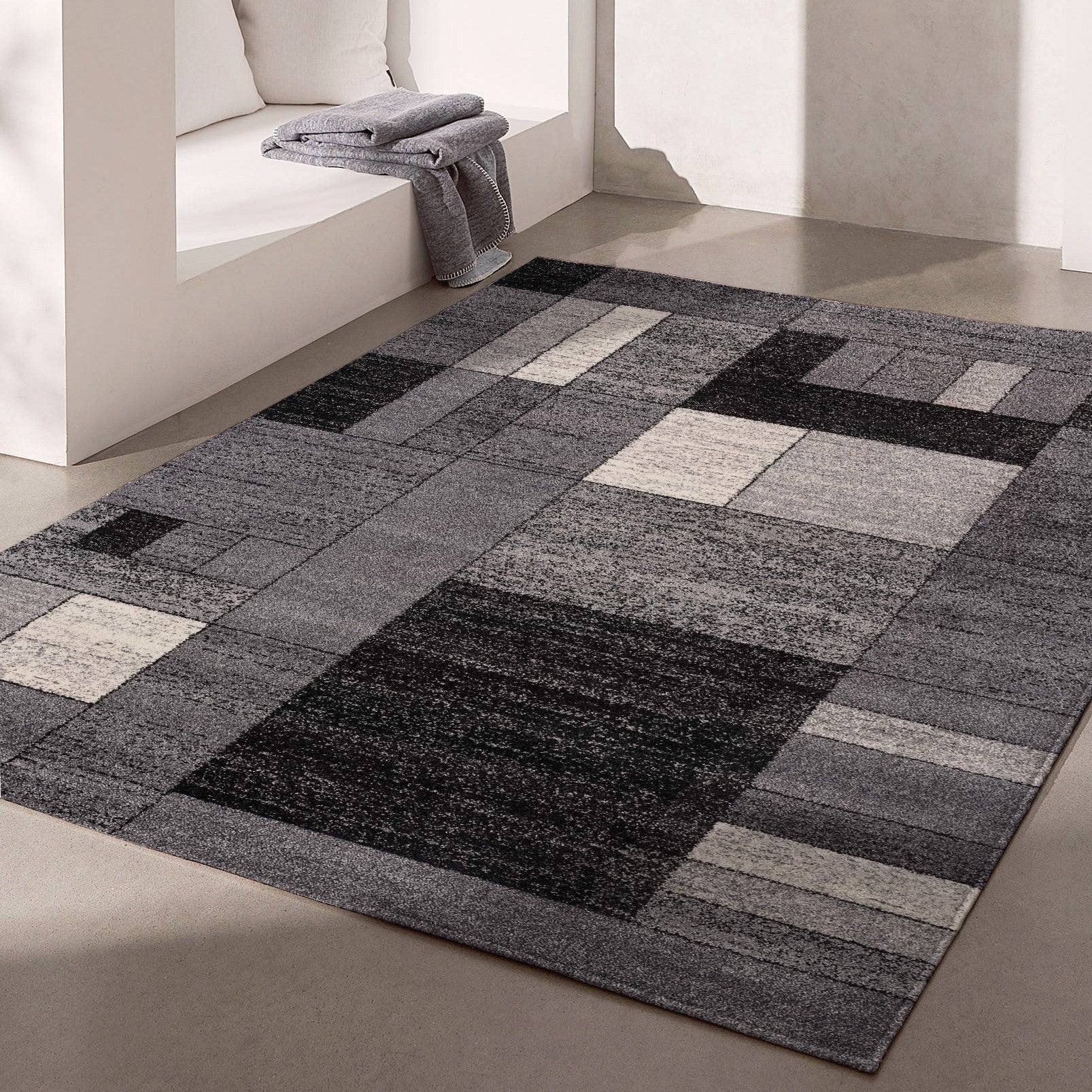 5’ X 8’ Gray Distressed Geometric Area Rug