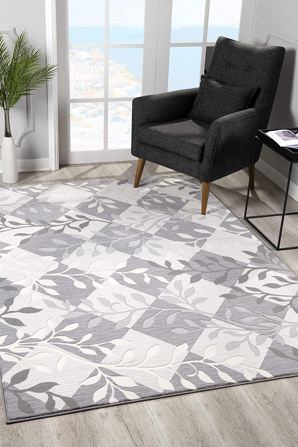 4’ X 6’ Gray Diamond And Vines Area Rug