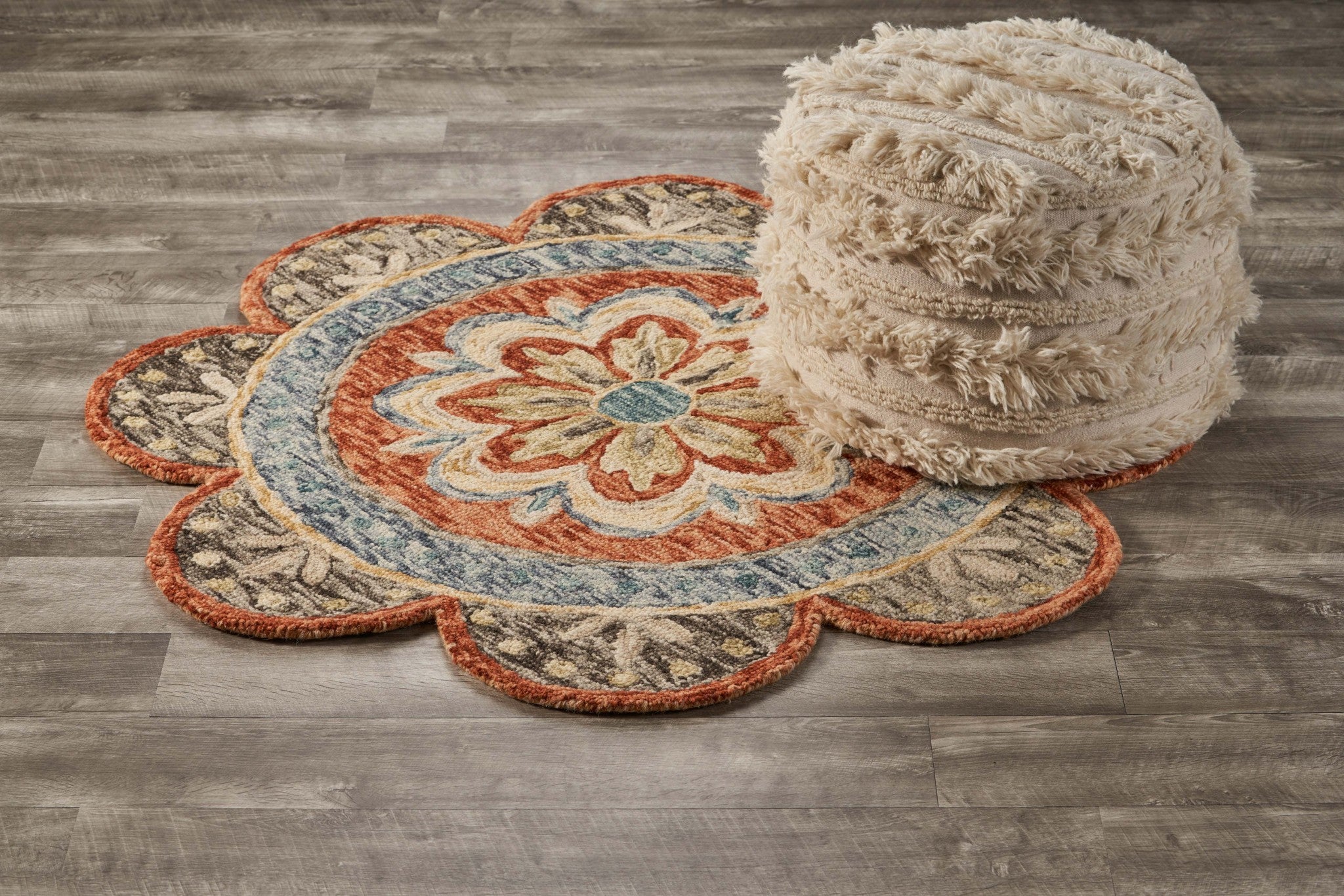 4’ Round Orange Scalloped Edge Area Rug