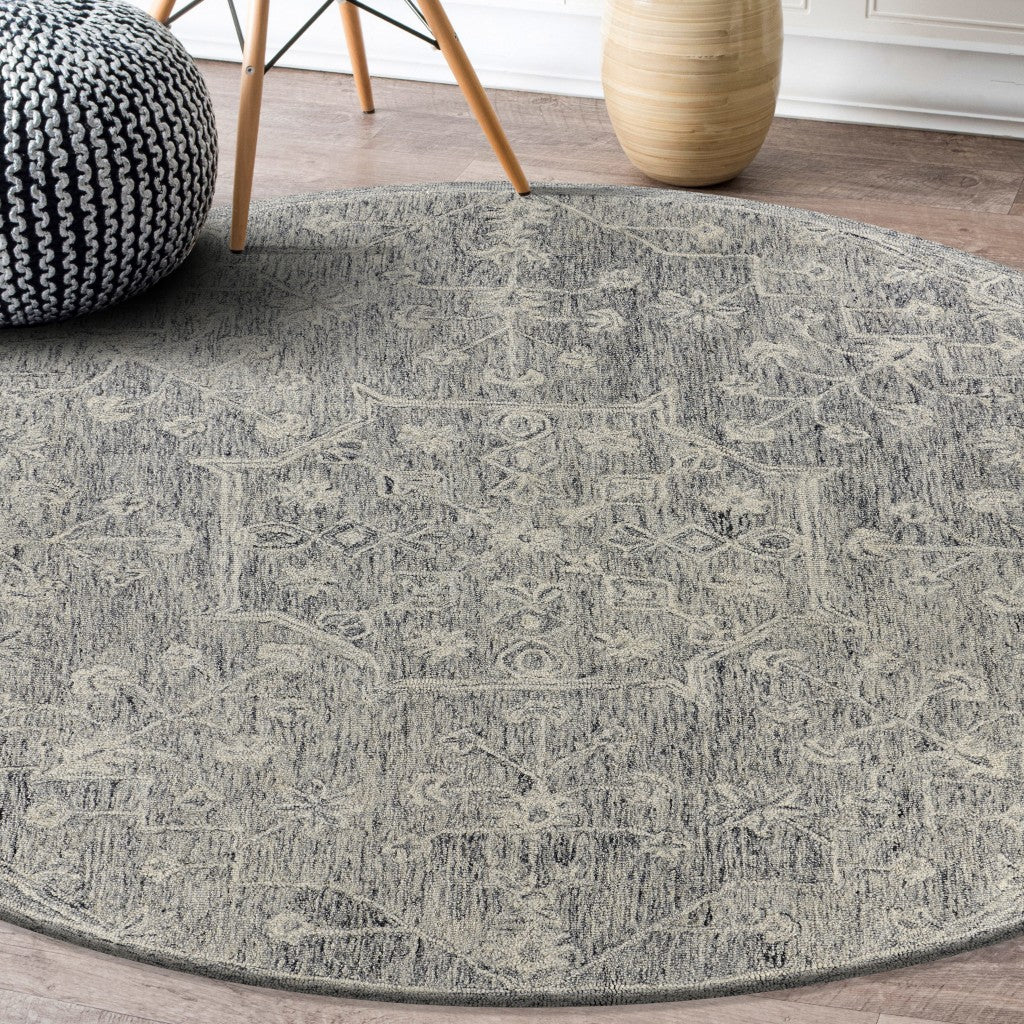 5’ x 7’ Gray Floral Finesse Area Rug