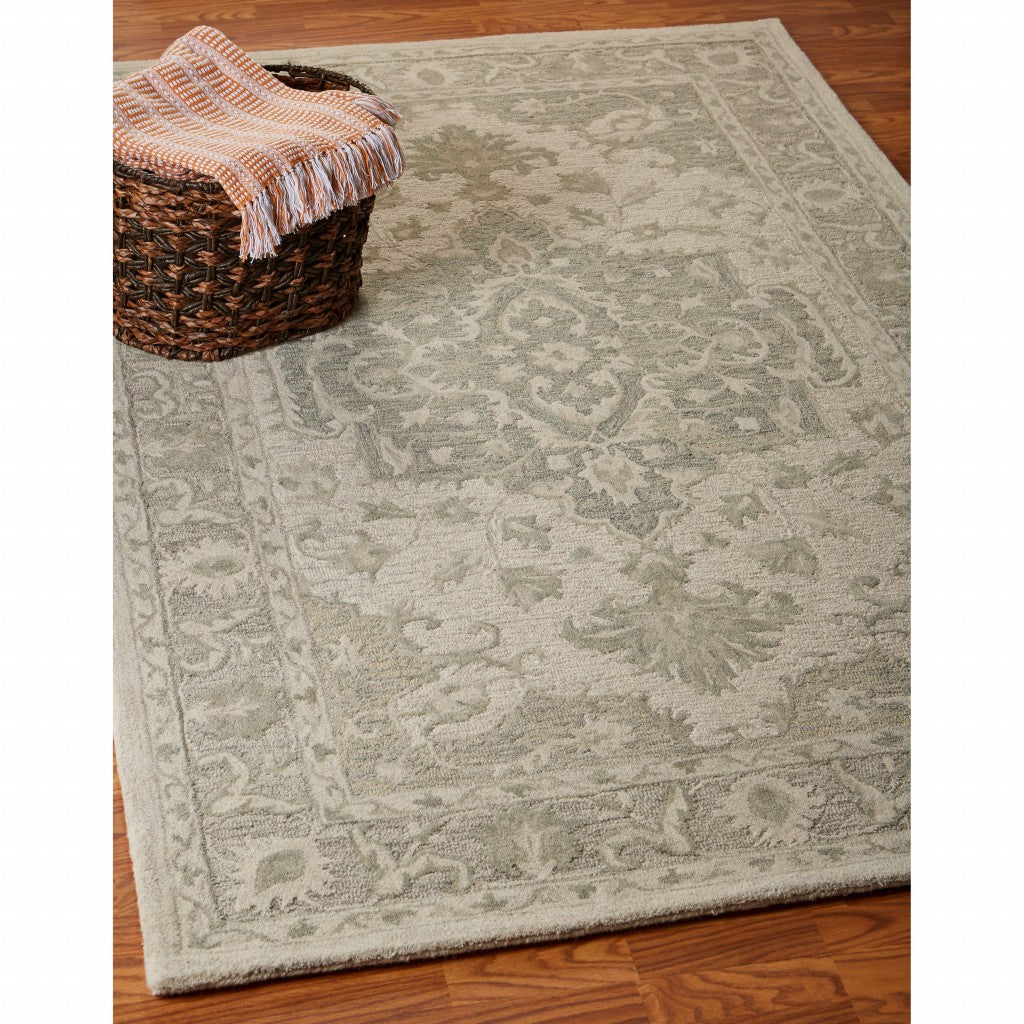 5’ x 8’ Green and Cream Medallion Area Rug