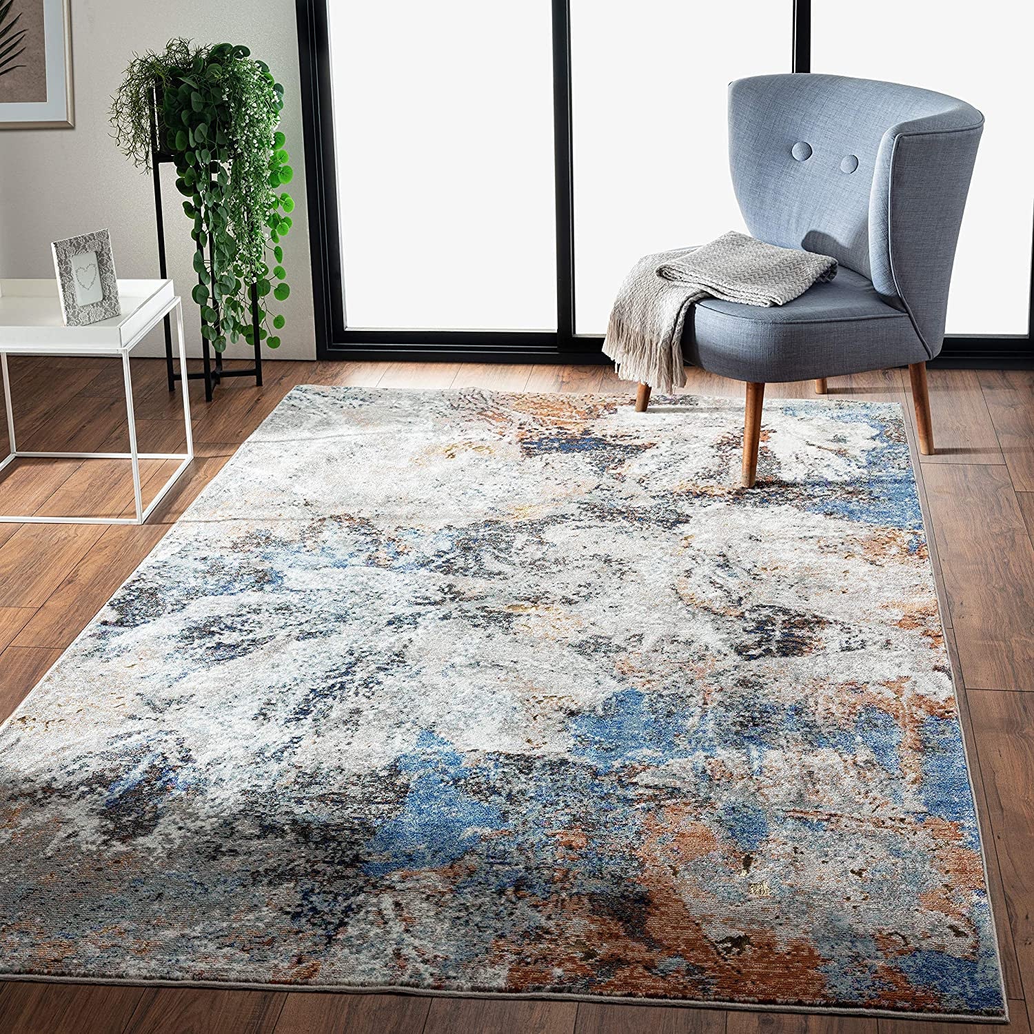 5’ x 8’ Gray Abstract Foliage Area Rug