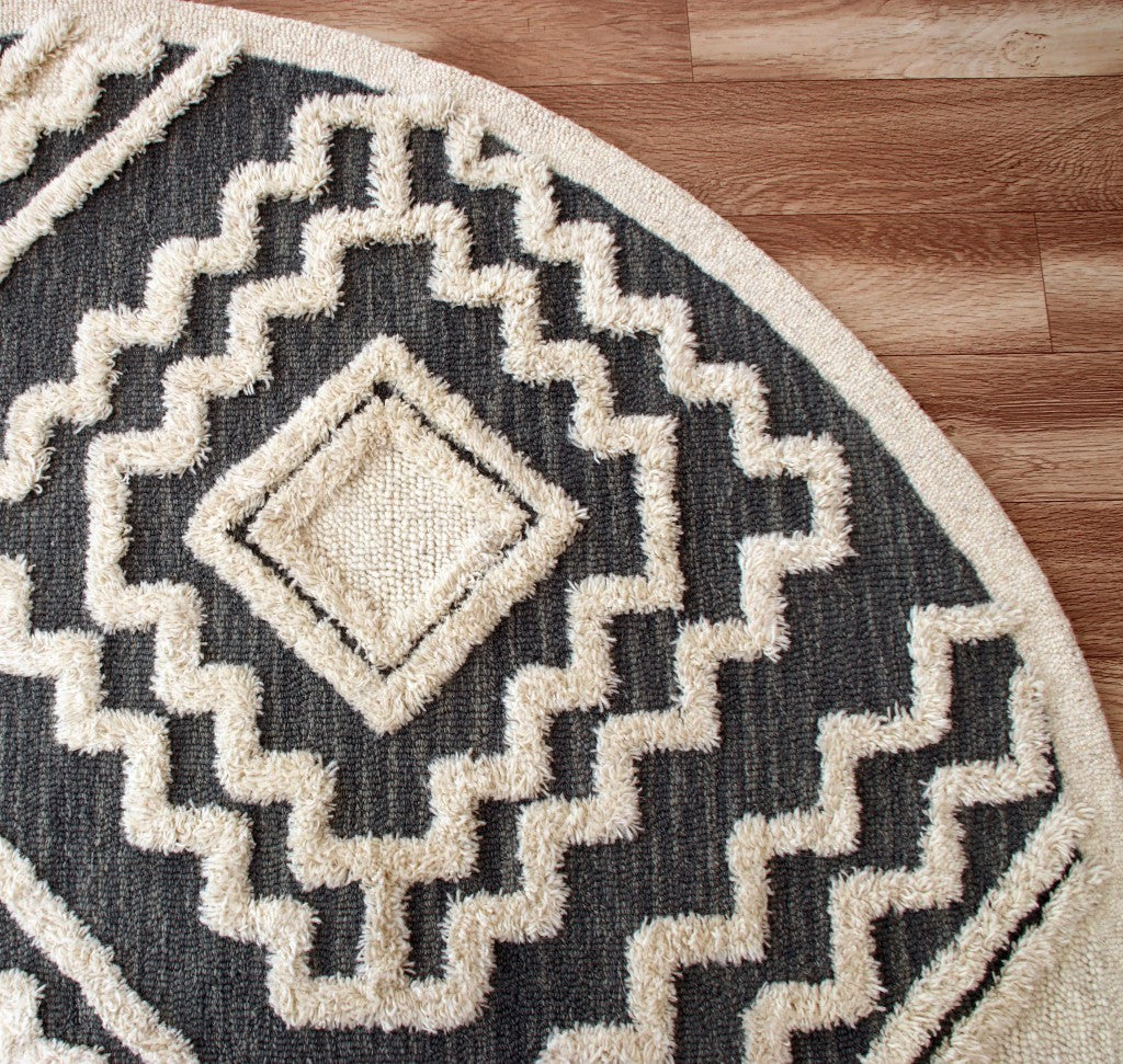 4’ Round Gray and Cream Geometric Area Rug