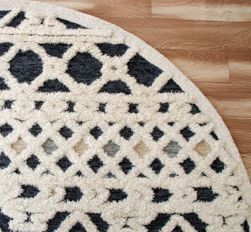 4’ Round Blue and Cream Decorative Area Rug