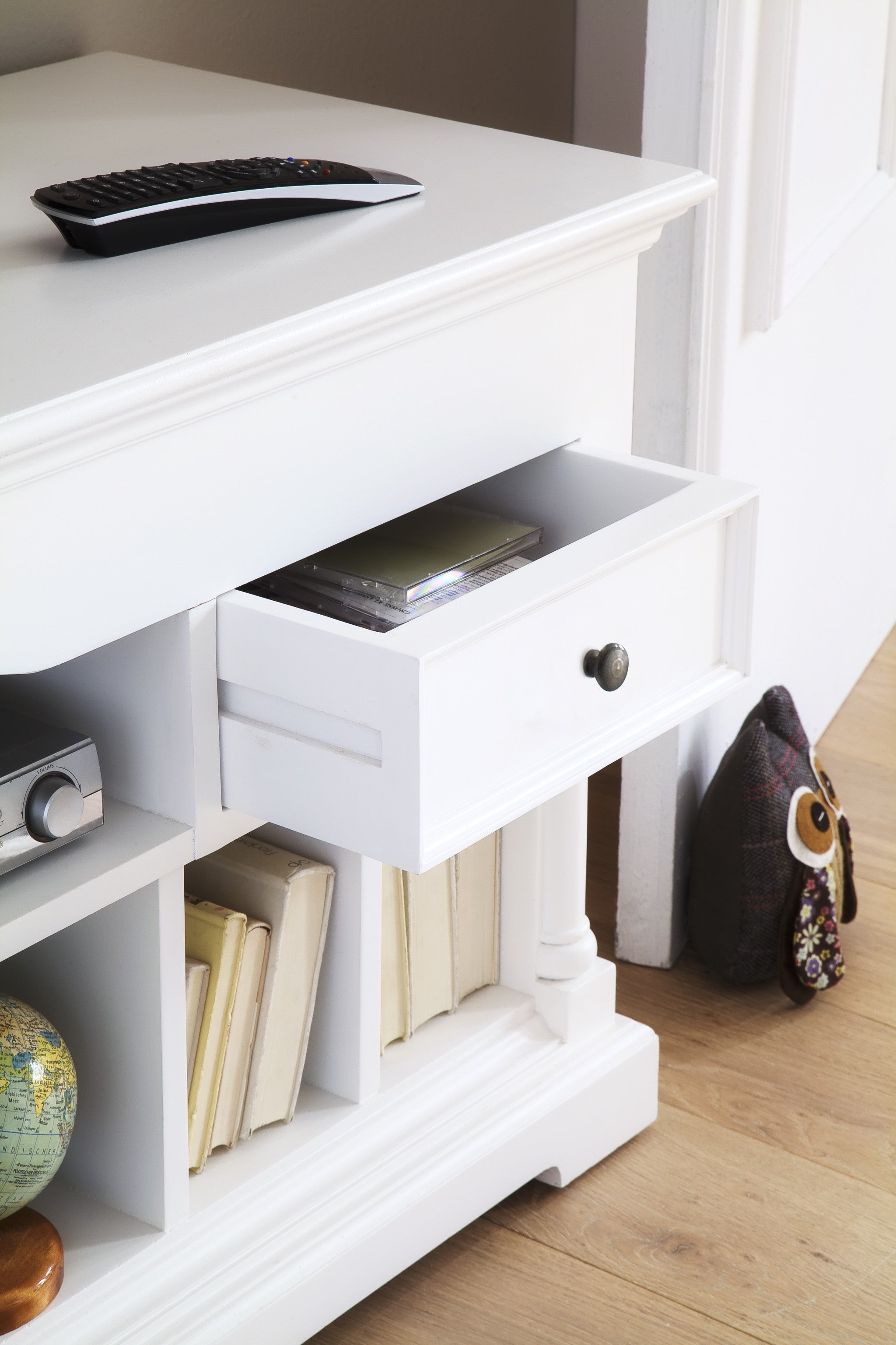 71" Classic White And White Solid Console Table With Storage