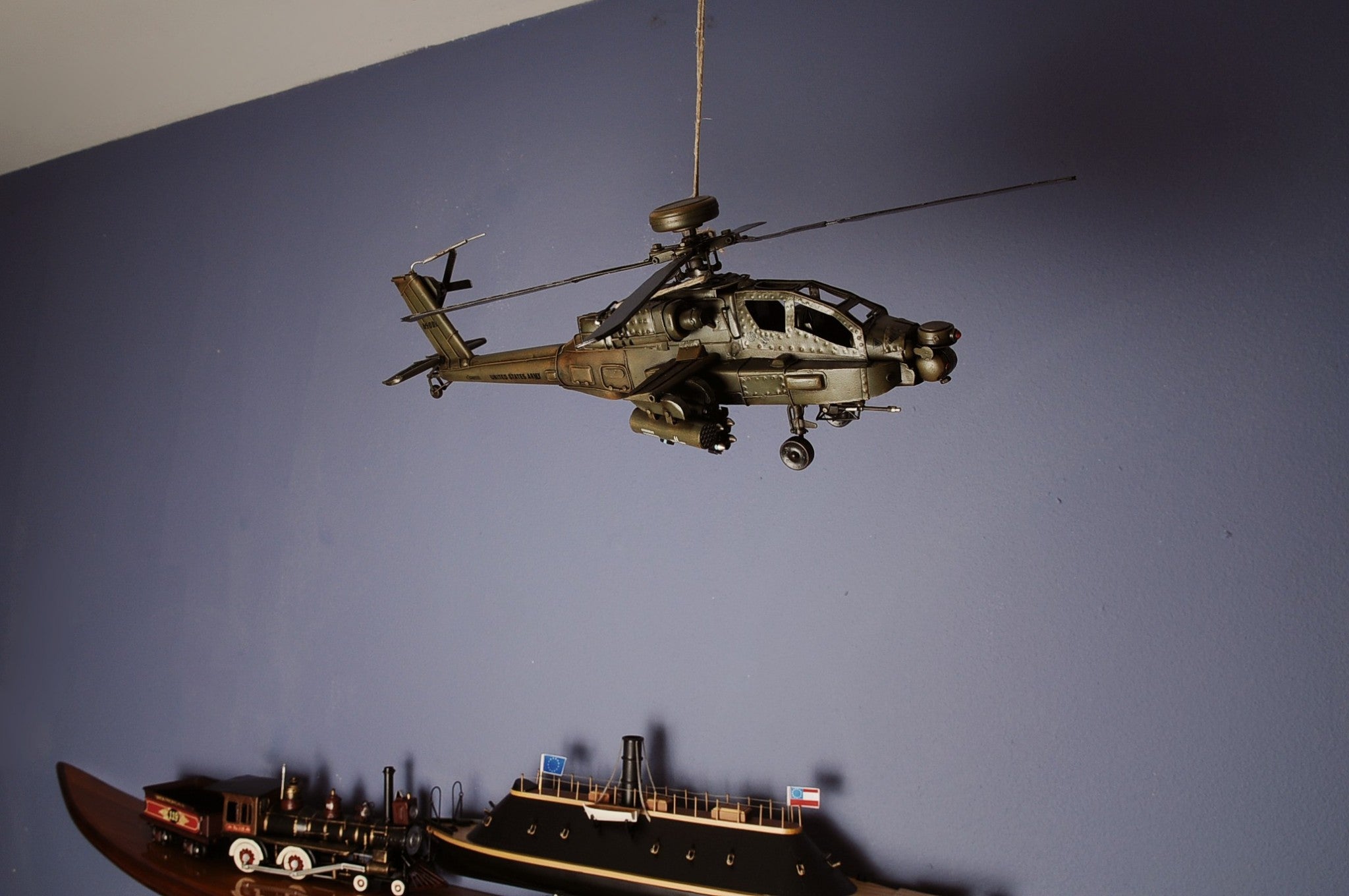 Ah-64 Apache Helicopter Sculpture