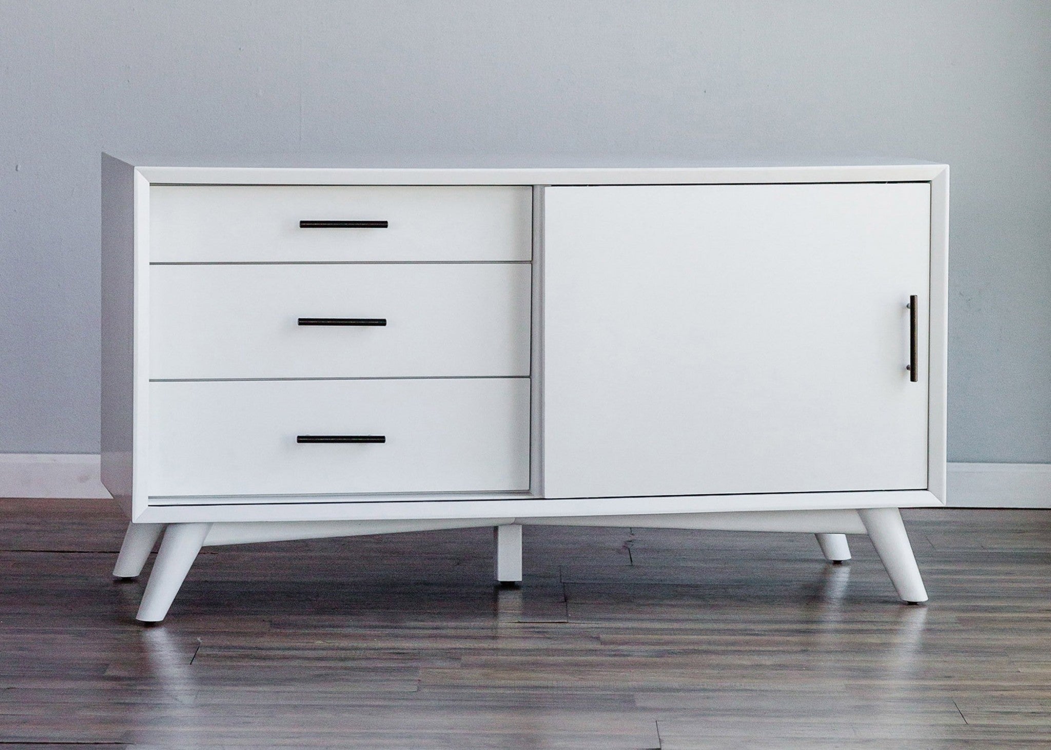 50" White Mahogany Solids & Okoume Veneer Cabinet_Enclosed storage TV Stand