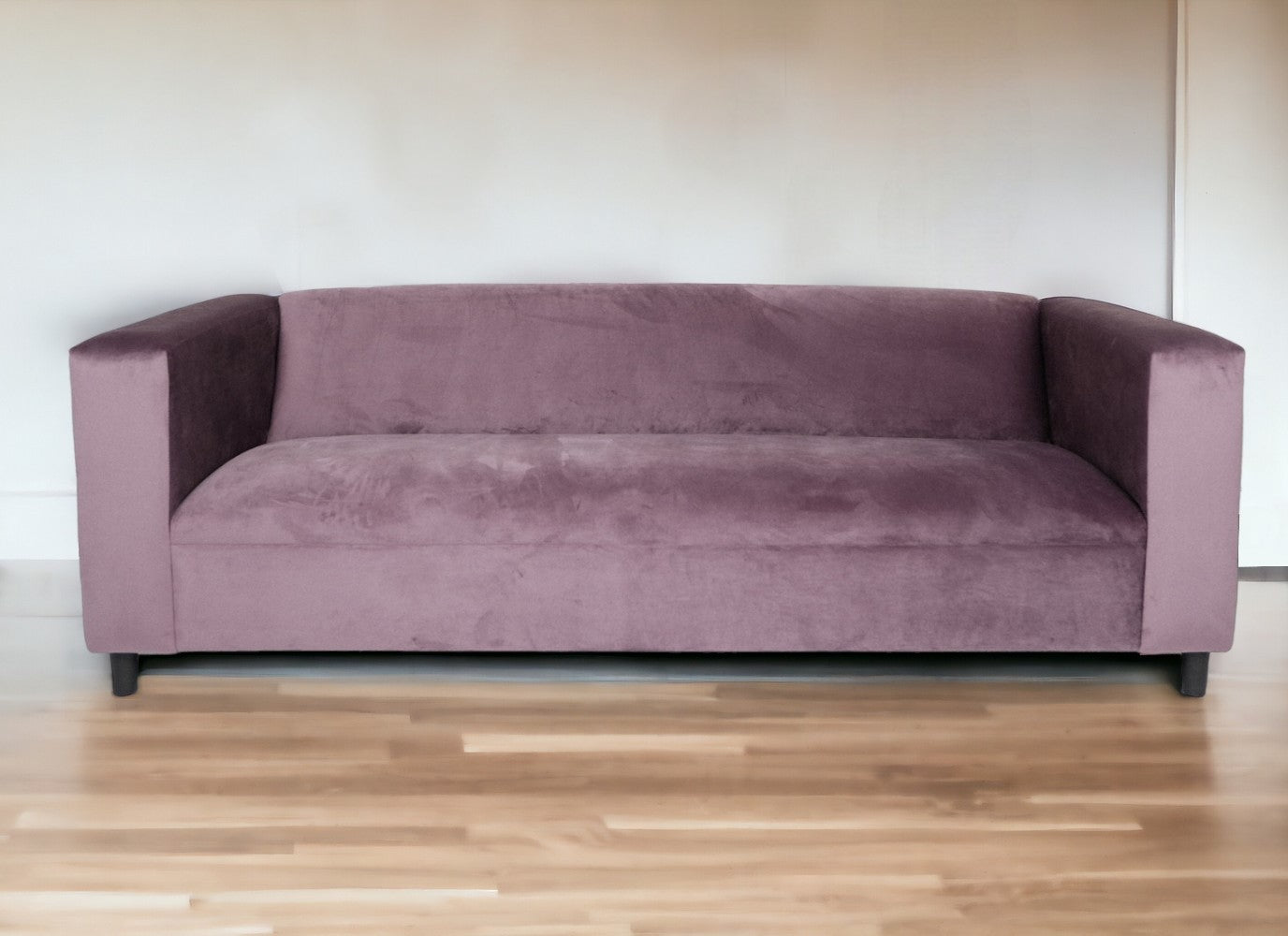 72" Lavender Velvet Sofa With Black Legs