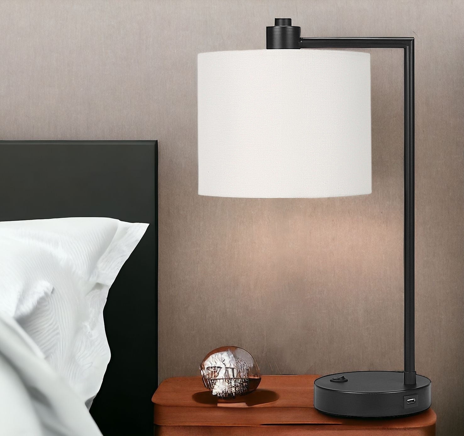 19" Black Metal Round USB Table Lamp With Ivory Drum Shade